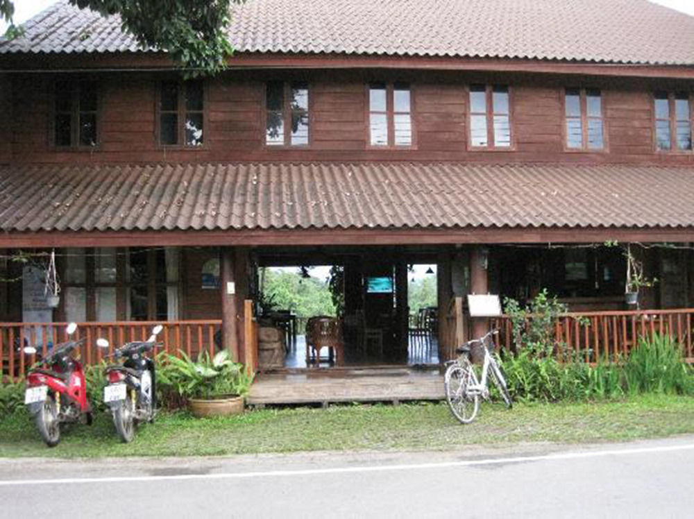 Riverhouse-The Teak House Mae Sariang Exterior foto