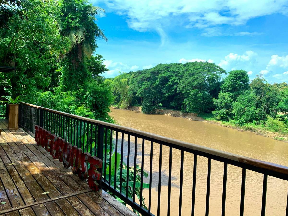 Riverhouse-The Teak House Mae Sariang Exterior foto